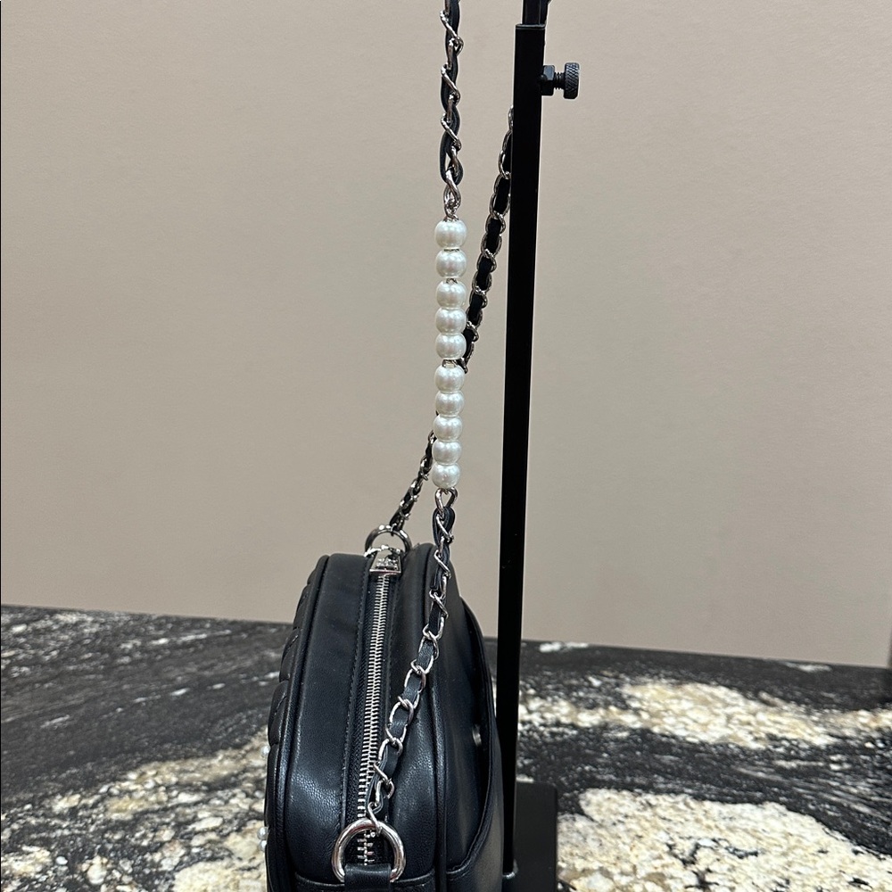 Badgley Mischka Diamond Quilted Camera Bag - Picture 3 of 8